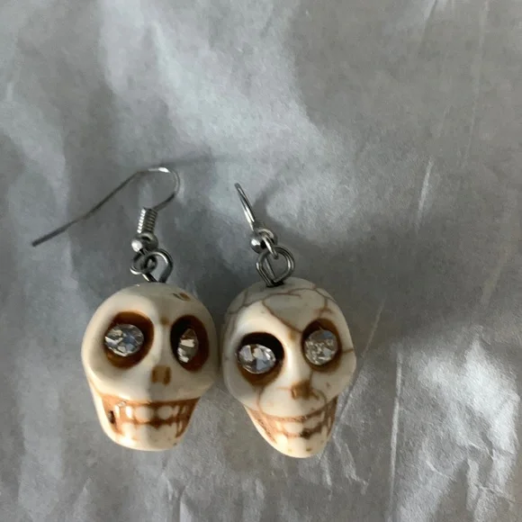 Pair of Halloween skeleton earrings - Picture 1 of 1